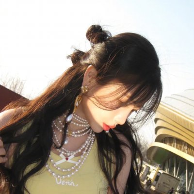 龙纹身的女鬼入镜